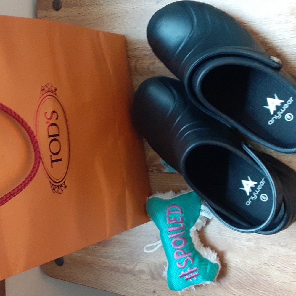NURSE'S SHOES,size6 but will fit 6.5